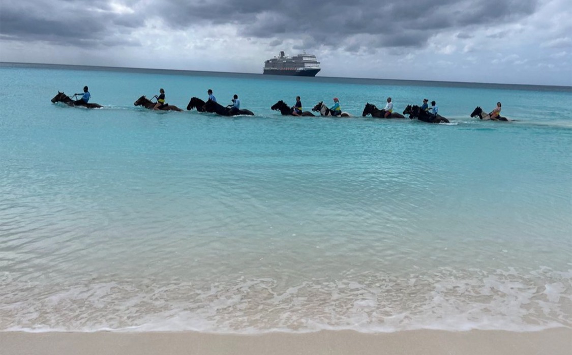 Read more about the article Half Moon Cay